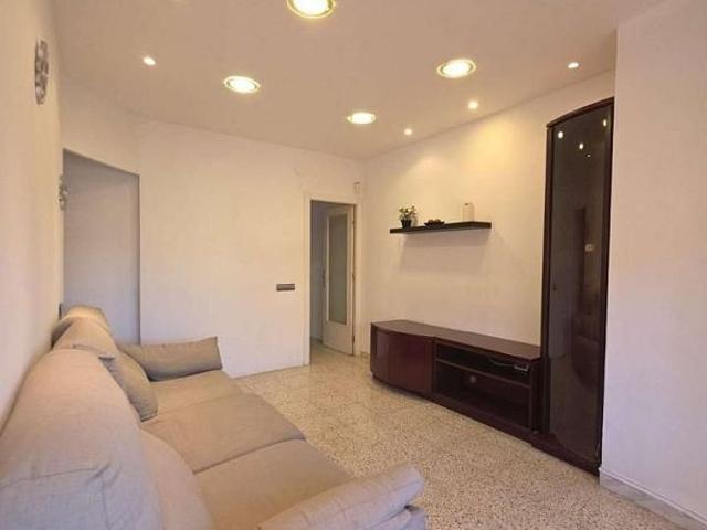 Piso en venta en calle Del Conveni, Barcelona, de 79 m² 3 habitaciones por 231.000
