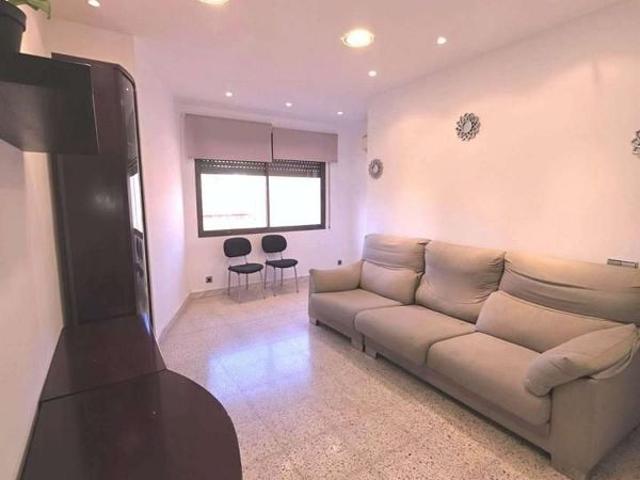 Piso en venta en calle Del Conveni, Barcelona, de 79 m² 3 habitaciones por 239.000