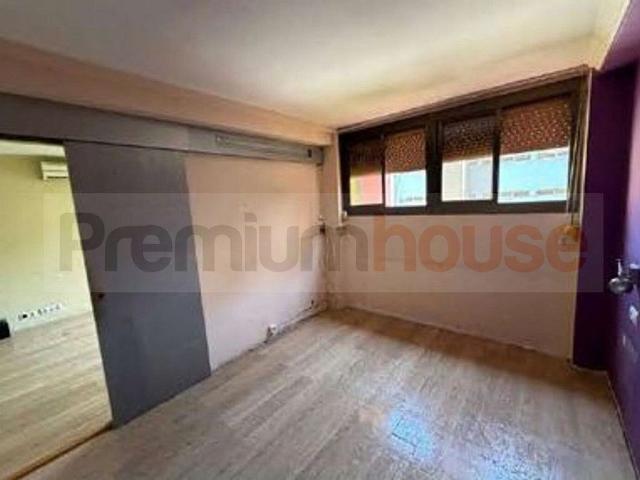 Piso en venta en calle Del Concili de Trento, Barcelona, de 85 m² 3 habitaciones por 259.000