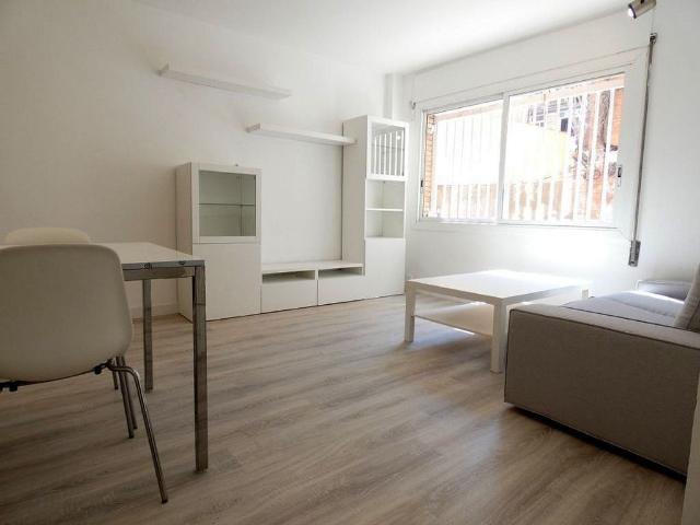 Piso en venta en calle Del Congost, Barcelona, de 50 m² 2 habitaciones por 279.000
