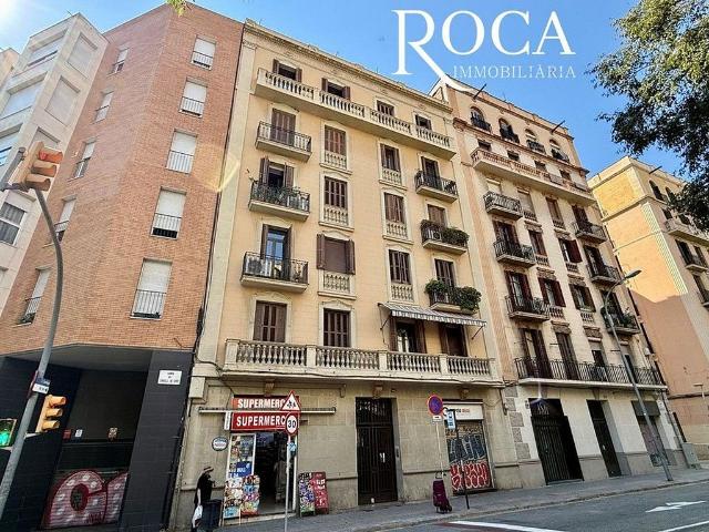 Piso en venta en calle Del Consell de Cent, Barcelona, de 69 m² 3 habitaciones por 358.000