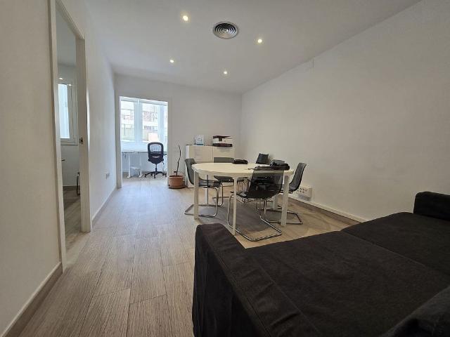 Piso en venta en calle Del Consell de Cent, Barcelona, de 71 m² 3 habitaciones por 419.000