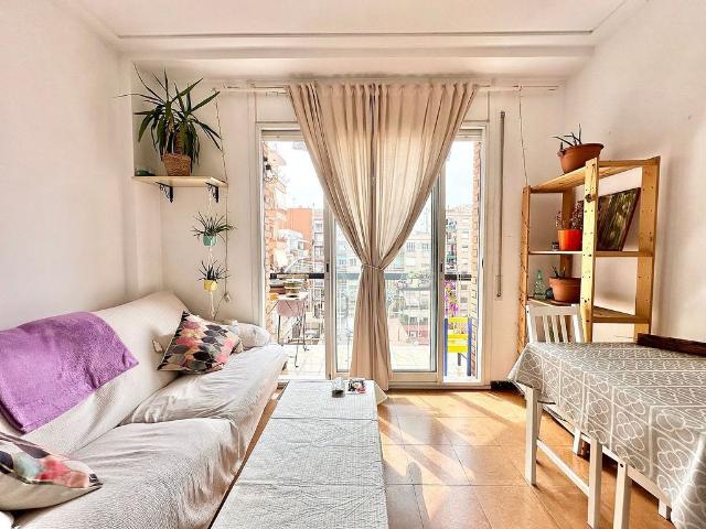 Piso en venta en calle Del Consell de Cent, Barcelona, de 85 m² 4 habitaciones por 379.000 €