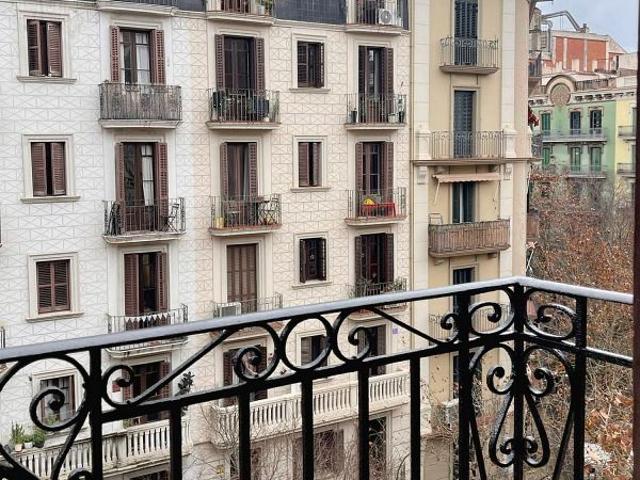 Piso en venta en calle Del Consell de Cent, Barcelona, de 88 m² 3 habitaciones por 750.000
