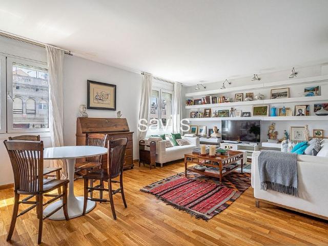 Piso en venta en calle Del Consell de Cent, Barcelona, de 89 m² 2 habitaciones por 690.000