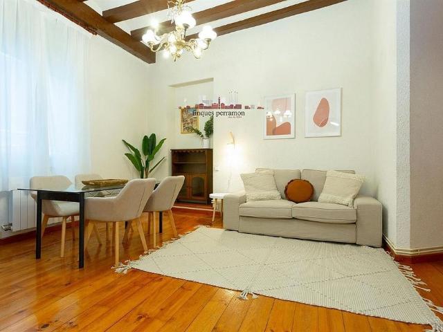 Piso en venta en calle Del Correu Vell, Barcelona, de 65 m² 2 habitaciones por 285.000