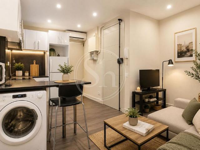 Piso en venta en calle Del Doctor Giné i Partagàs, Barcelona, de 32 m² 2 habitaciones por 205.000