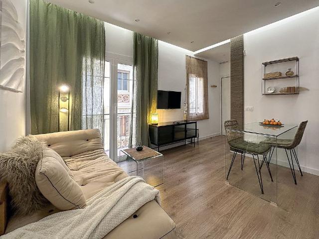 Piso en venta en calle Del Doctor Giné i Partagàs, Barcelona, de 34 m² 1 habitación por 240.000