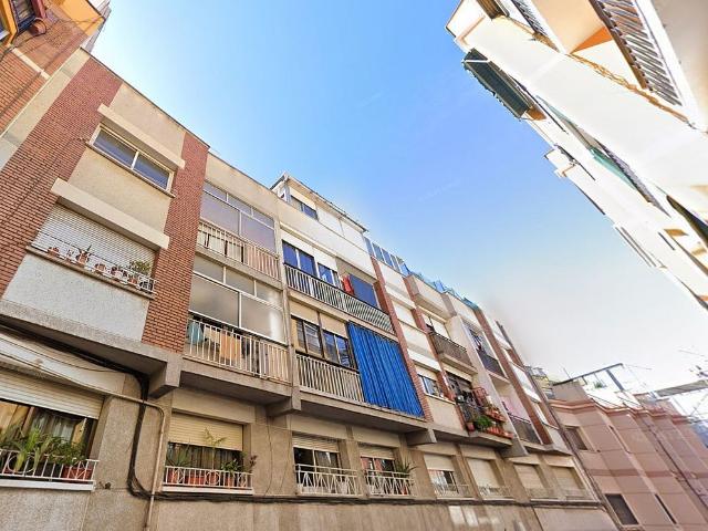 Piso en venta en calle Del Doctor Pagès, Santa Coloma de Gramanet, de 51 m² 3 habitaciones por 119.500