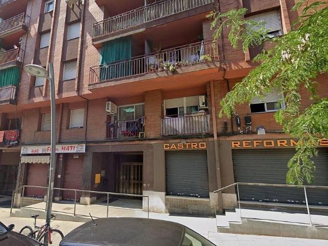 Piso en venta en calle Del Dos de Maig, Viladecans, de 80 m² 3 habitaciones por 264.000