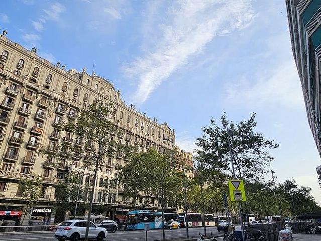 Piso en venta en calle Del Farell, Barcelona, de 83 m² 4 habitaciones por 300.000