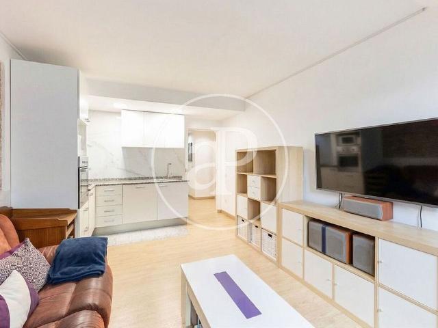 Piso en venta en calle Del Ferrocarril, Barcelona, de 135 m² 3 habitaciones por 590.000
