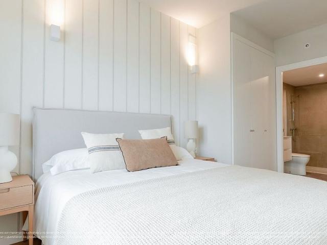 Piso en venta en calle Del Foc, Barcelona, de 77 m² 2 habitaciones por 322.000