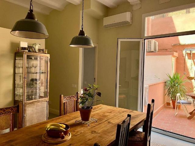 Piso en venta en calle Del Forn de la Fonda, Barcelona, de 102 m² 4 habitaciones por 575.000