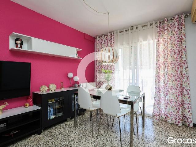Piso en venta en calle Del Garrofer, Viladecans, de 58 m² 3 habitaciones por 239.900
