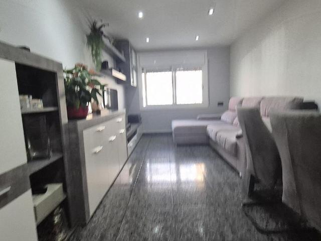 Piso en venta en calle Del Llobregós, Barcelona, de 60 m² 3 habitaciones por 258.000