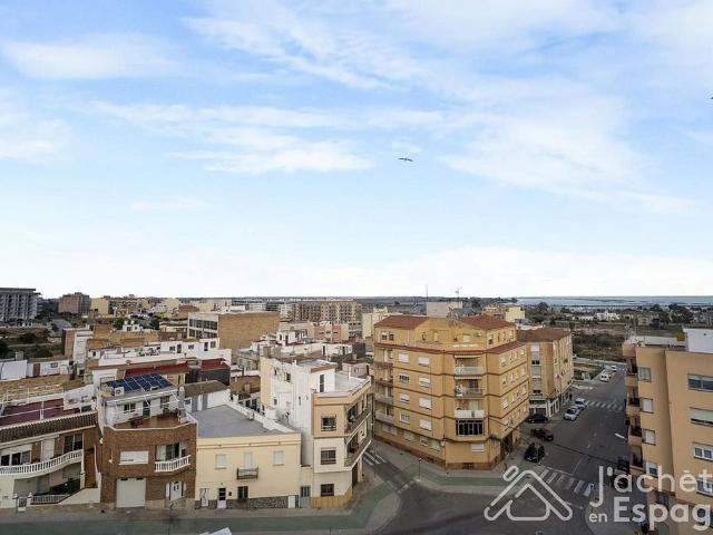 Piso en venta en calle Del Marquès de Valterra, Sant Carles de la Ràpita, de 87 m² 4 habitaciones por 145.000