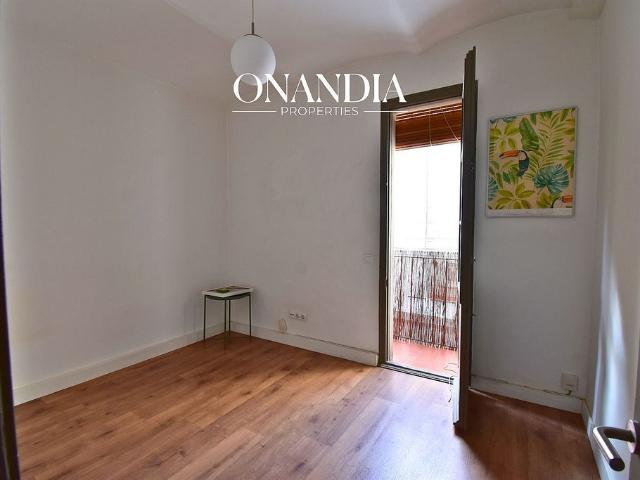 Piso en venta en calle Del Marroc, Barcelona, de 38 m² 1 habitación por 249.000