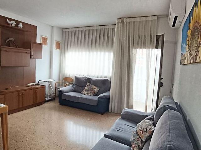 Piso en venta en calle Del Mont Blanc, Sabadell, de 70 m² 3 habitaciones por 199.000