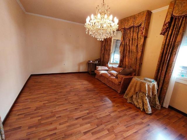 Piso en venta en calle Del Montseny, Hospitalet de Llobregat, L´, de 48 m² 3 habitaciones por 179.000