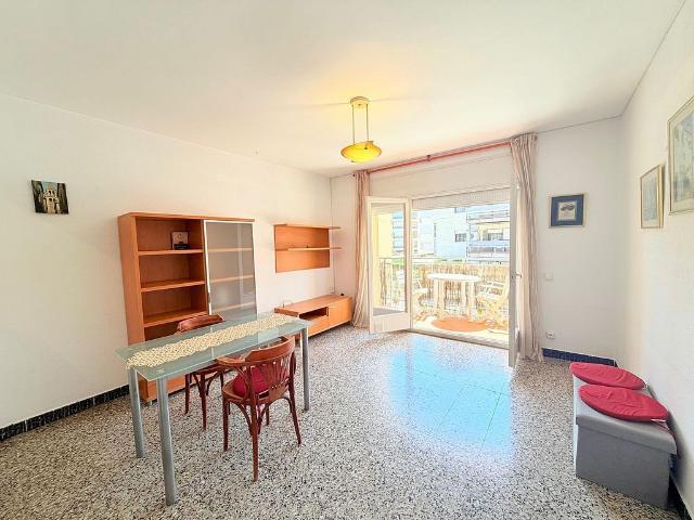 Piso en venta en calle Del Monestir de Poblet, Cambrils, de 55 m² 1 habitación por 138.000