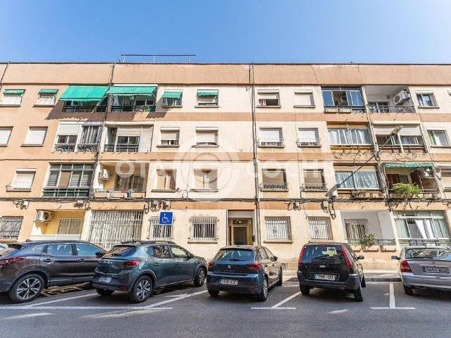 Piso en venta en calle Del Monestir de Ripoll, Reus, de 78 m² 3 habitaciones por 149.900