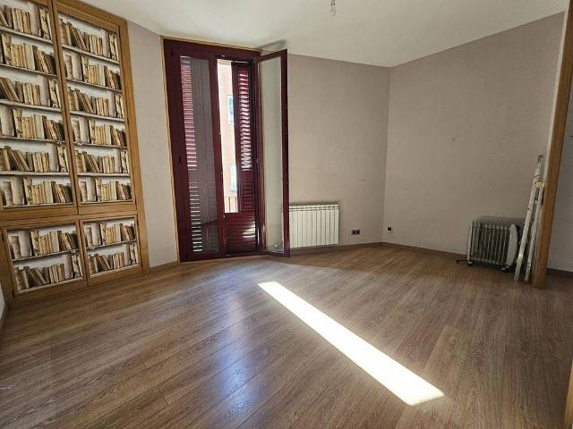 Piso en venta en calle Del Nord, Terrassa, de 390 m² 6 habitaciones por 549.500