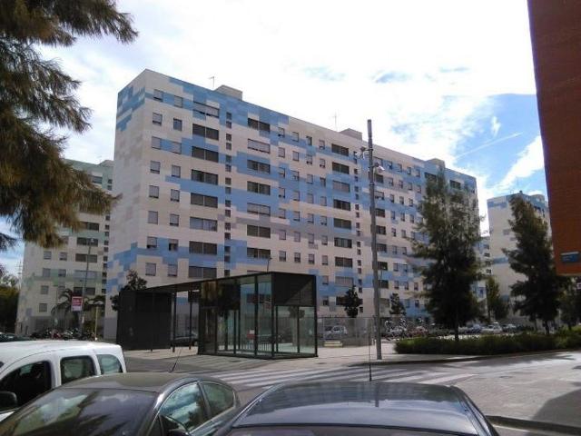Piso en venta en calle Del Penedès, Cornellà de Llobregat, de 75 m² 1 habitación por 164.000
