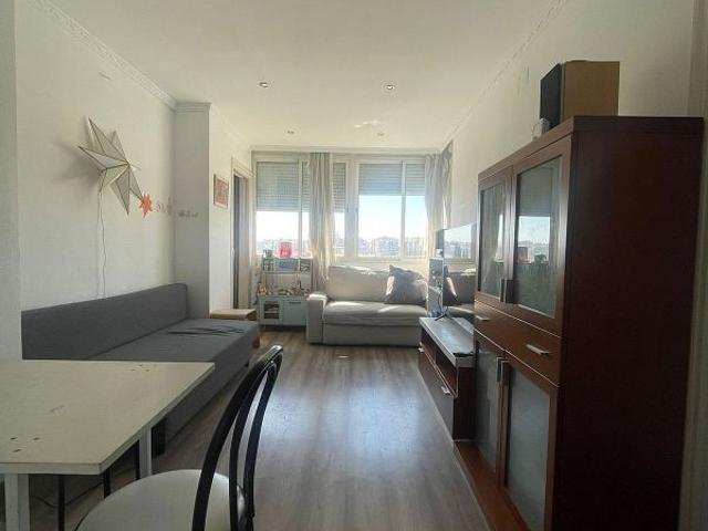 Piso en venta en calle Del Pont del Treball Digne, Barcelona, de 65 m² 3 habitaciones por 290.000