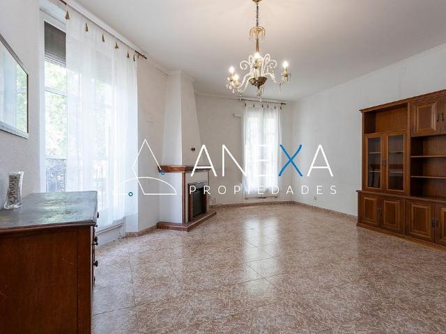 Piso en venta en calle Del Rajoler, Barcelona, de 118 m² 4 habitaciones por 395.000