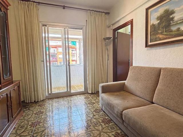 Piso en venta en calle Del Regent Mendieta, Barcelona, de 65 m² 3 habitaciones por 342.000