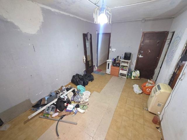 Piso en venta en calle Del Rellotge, Santa Coloma de Gramanet, de 160 m² 6 habitaciones por 189.000