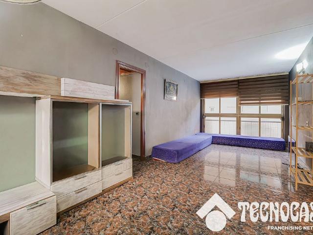 Piso en venta en calle Del Riu Llobregat, Prat de Llobregat, El, de 73 m² 3 habitaciones por 194.000