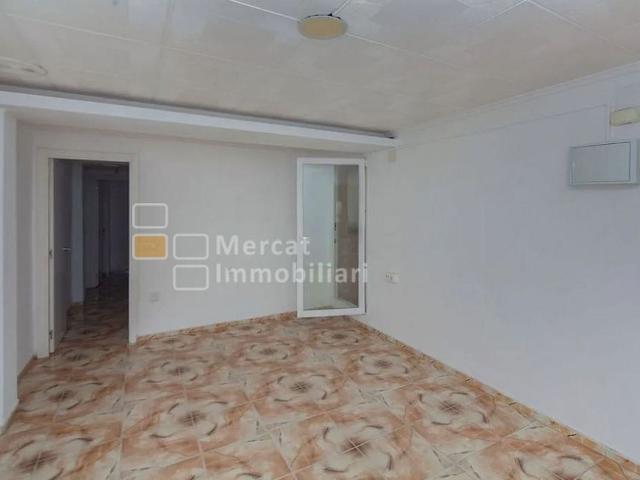 Piso en venta en calle Del Roser, Barcelona, de 54 m² 3 habitaciones por 270.000