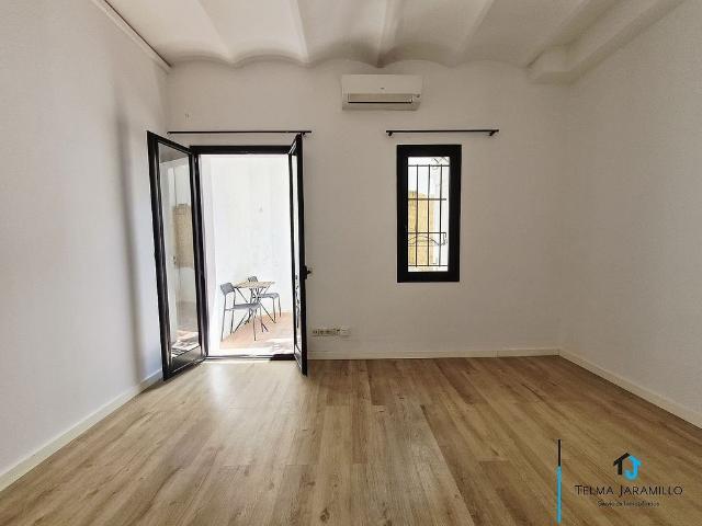 Piso en venta en calle Del Rosselló, Barcelona, de 55 m² 2 habitaciones por 245.000
