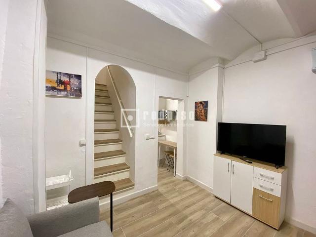 Piso en venta en calle D'elkano, Barcelona, de 33 m² 2 habitaciones por 170.000