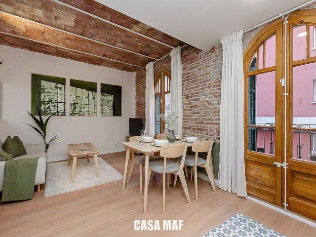 Piso en venta en calle D'elkano, Barcelona, de 61 m² 3 habitaciones por 438.000