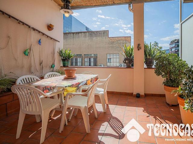 Piso en venta en calle Dels Almogàvers, Barcelona, de 135 m² 4 habitaciones por 600.000