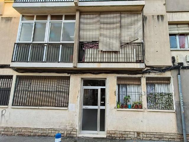 Piso en venta en calle Dels Banys, Reus, de 66 m² 3 habitaciones por 59.000