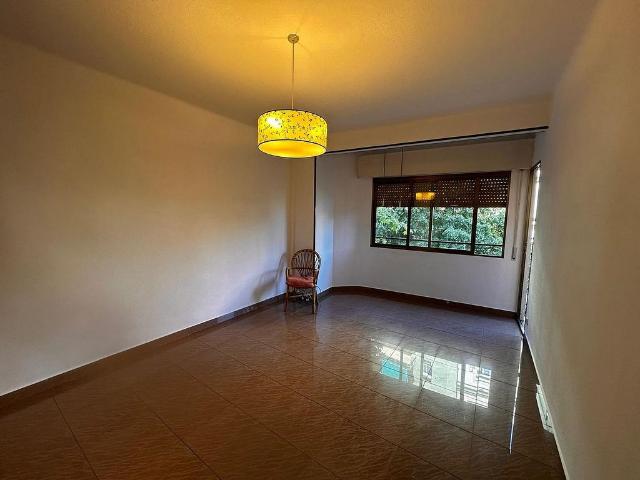 Piso en venta en calle Dels Enamorats, Barcelona, de 75 m² 3 habitaciones por 340.000