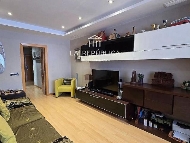 Piso en venta en calle Dels Enamorats, Barcelona, de 79 m² 3 habitaciones por 450.000