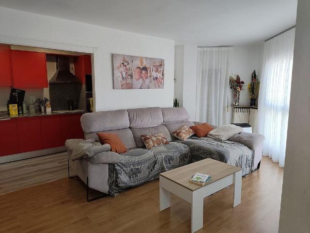 Piso en venta en calle Dels Estudis, Torelló, de 90 m² 3 habitaciones por 162.000
