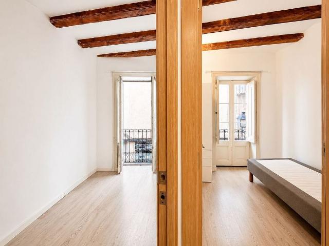 Piso en venta en calle Dels Escudellers, Barcelona, de 92 m² 5 habitaciones por 350.000
