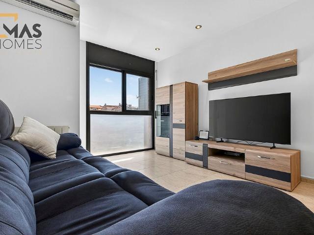 Piso en venta en calle Dels Ferrocarrils Catalans, Olesa de Montserrat, de 75 m² 3 habitaciones por 265.000