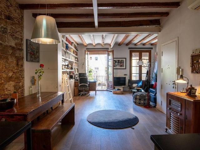 Piso en venta en calle Dels Flassaders, Barcelona, de 104 m² 3 habitaciones por 650.000