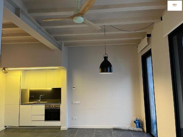 Piso en venta en calle Dels Jocs Florals, Barcelona, de 40 m² 1 habitación por 249.000 €