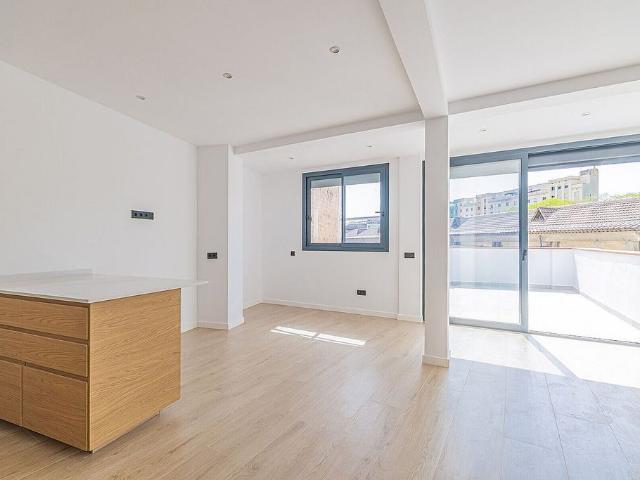 Piso en venta en calle Dels Jocs Florals, Barcelona, de 81 m² 3 habitaciones por 750.000