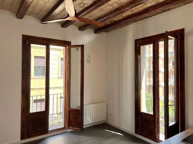 Piso en venta en calle Dels Magatzems, Barcelona, de 36 m² 1 habitación por 235.000