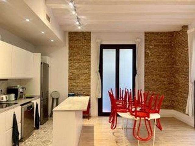Piso en venta en calle Dels Mirallers, Barcelona, de 120 m² 4 habitaciones por 480.000