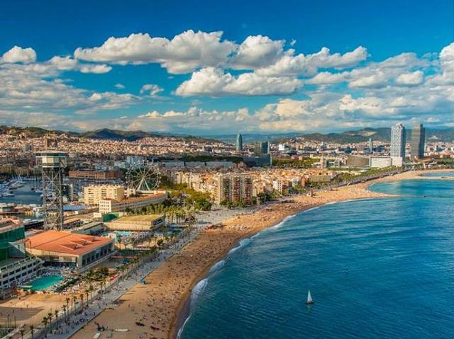 Piso en venta en calle Dels Safareigs, Barcelona, de 40 m² 1 habitación por 249.000